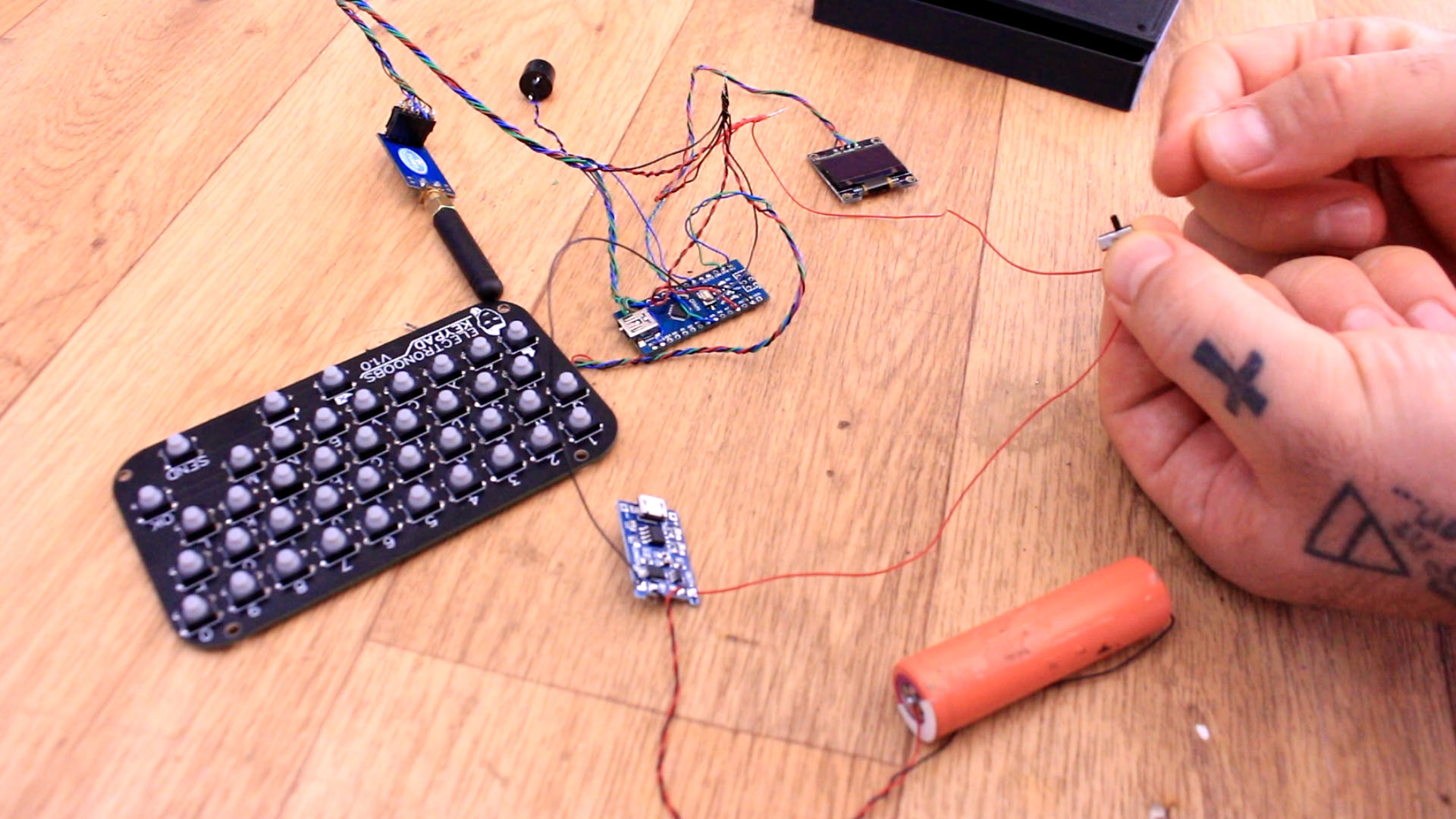 homemade arduino radio chat send text walkie talkie