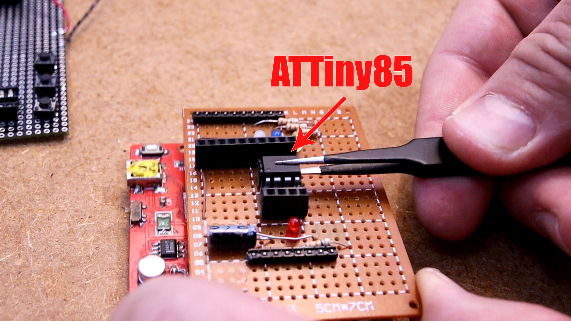 Programming ATtiny85 with Arduino Uno 